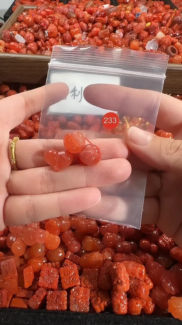 颈饰未镶嵌南红玛瑙1