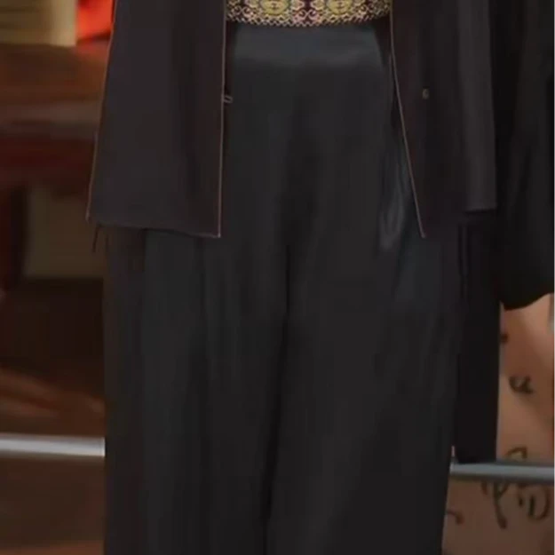 君    新中式风桑蚕丝 香云纱湖丝缎 黑色直筒裤 385256