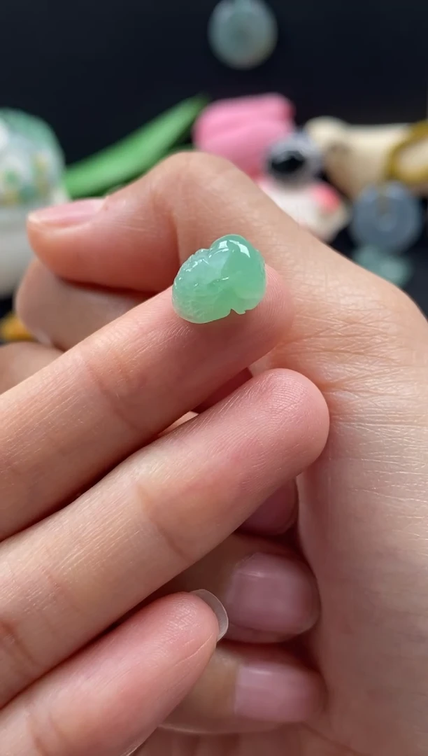 【闪购商品】翡翠颈饰未镶嵌翡翠果绿貔貅