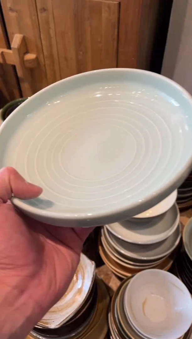 【闪购商品】瓷片947微瑕青釉螺纹锅盘菜盘