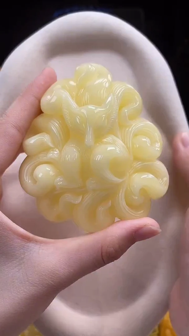 琥珀颈饰未镶嵌吊坠