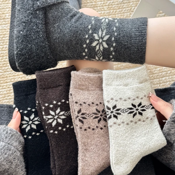 杭臻费尔岛风羊毛袜子女中筒袜秋冬季加厚保暖2025新款冬天长筒袜