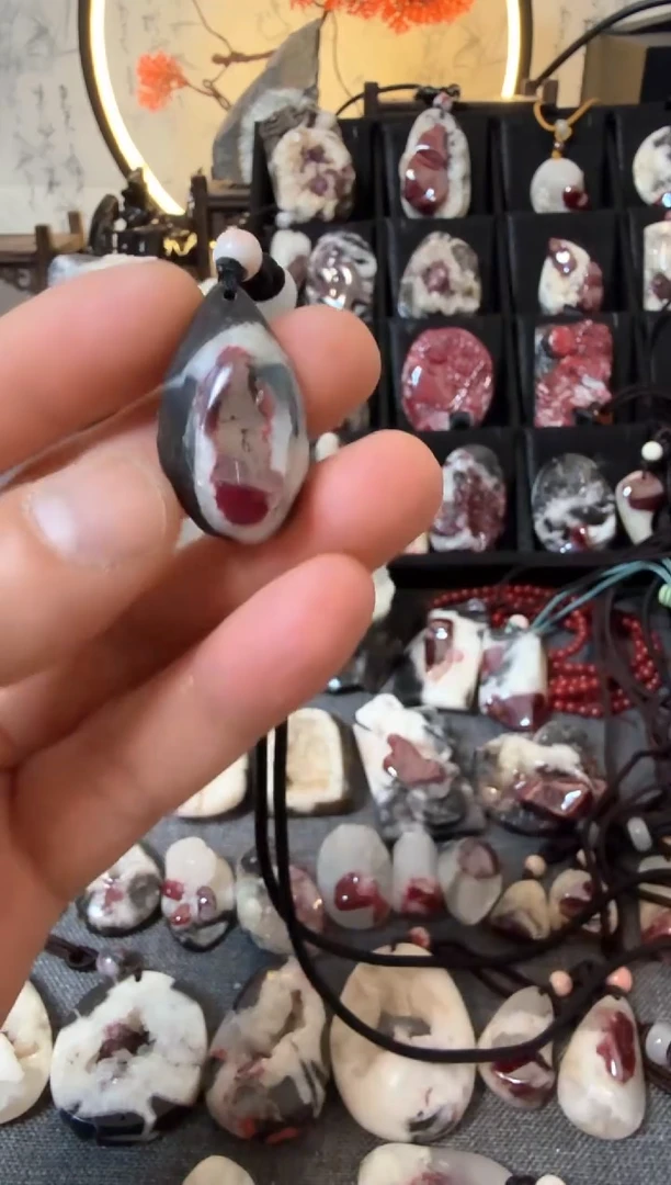 天然辰砂大晶砂随行吊坠