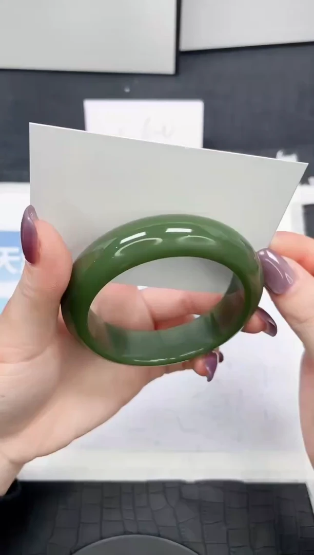 【闪购商品】石英质玉手镯未镶嵌168-59