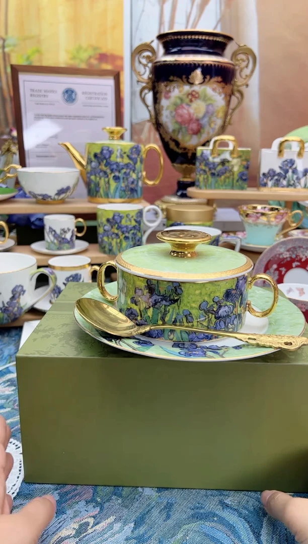 瓷片自然写生鸢尾花系列双耳炖盅配盘