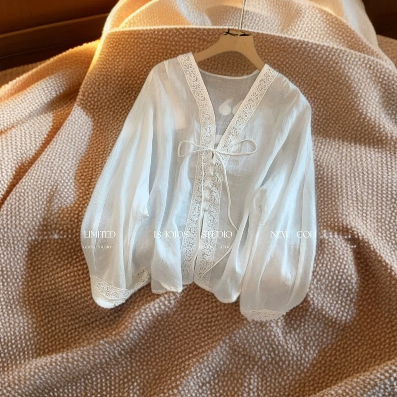 法式蕾丝花边v领白色苎麻衬衫秋季薄款气质高级温柔防晒长袖上衣