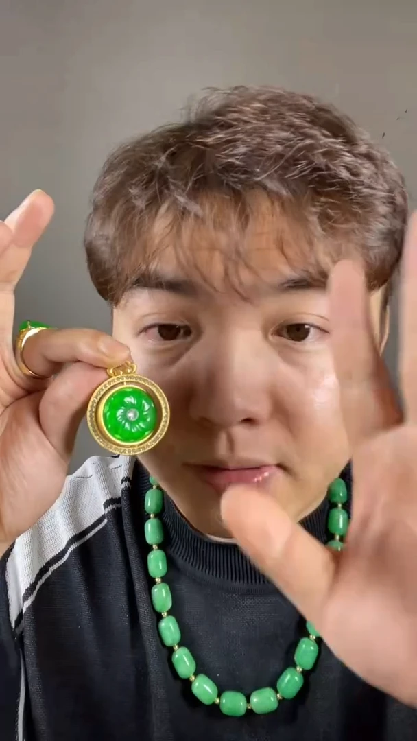 吊坠(赠链)未镶嵌翡翠高端时尚时来运转佛公吊坠