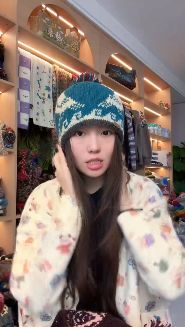 羊毛蓝色小喜鹊帽