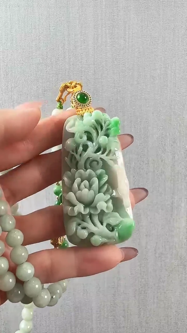 颈饰未镶嵌翡翠花开富贵