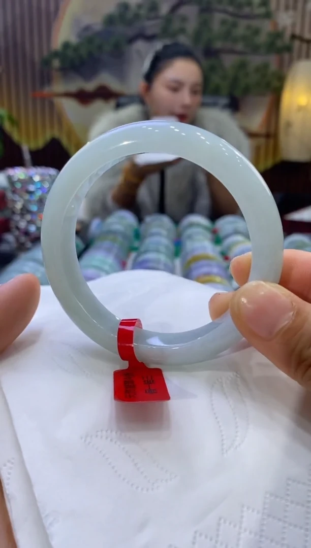 【闪购商品】翡翠手镯未镶嵌多人004431