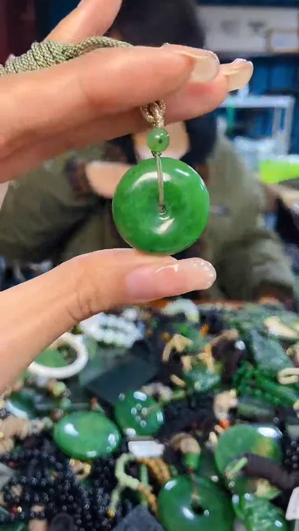 未镶嵌和田玉挂件1