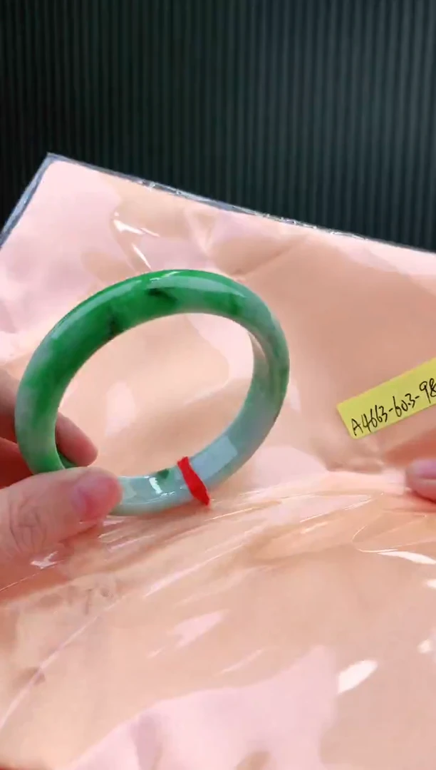 未镶嵌手镯翡翠60+