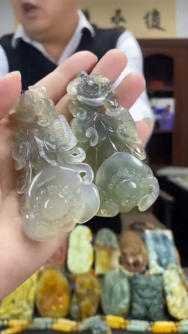 未镶嵌蛇纹石玉挂件多样性发货其中发一