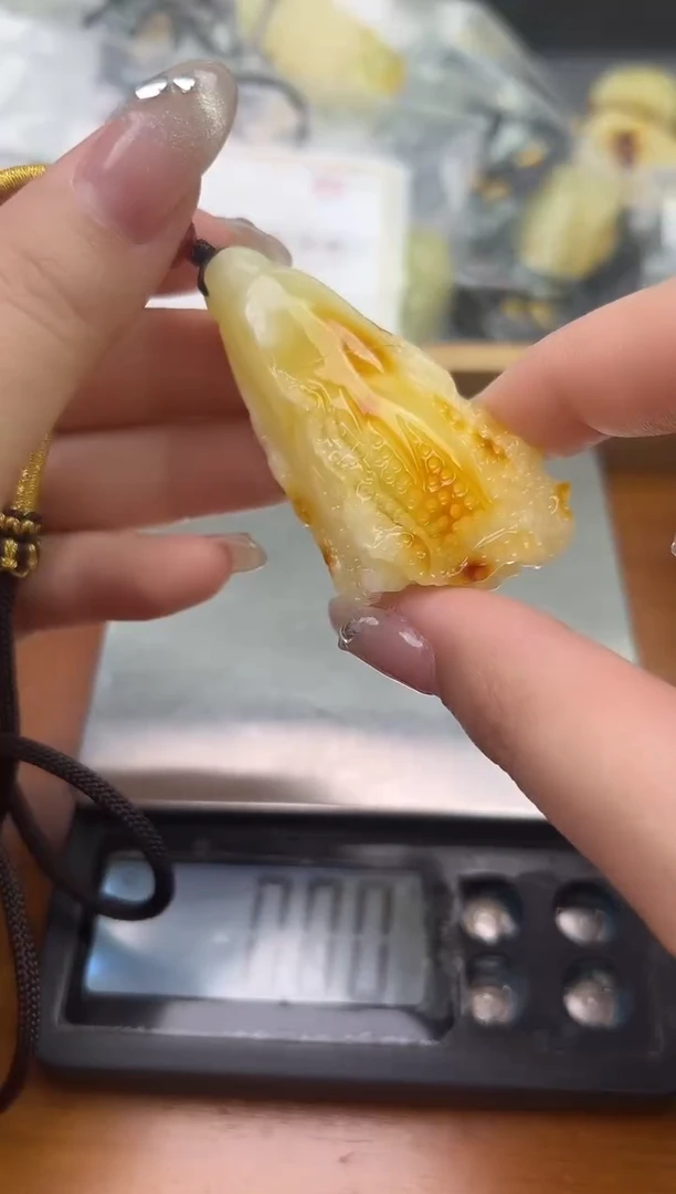 裸石琥珀未镶嵌琥珀蜜蜡吊坠