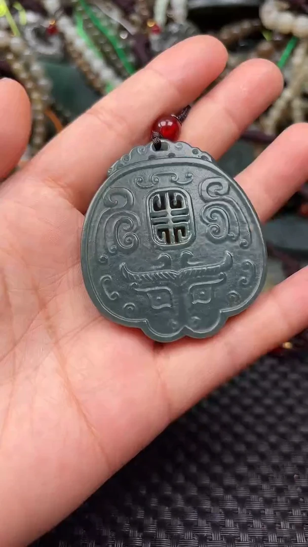 和田玉未镶嵌颈饰1