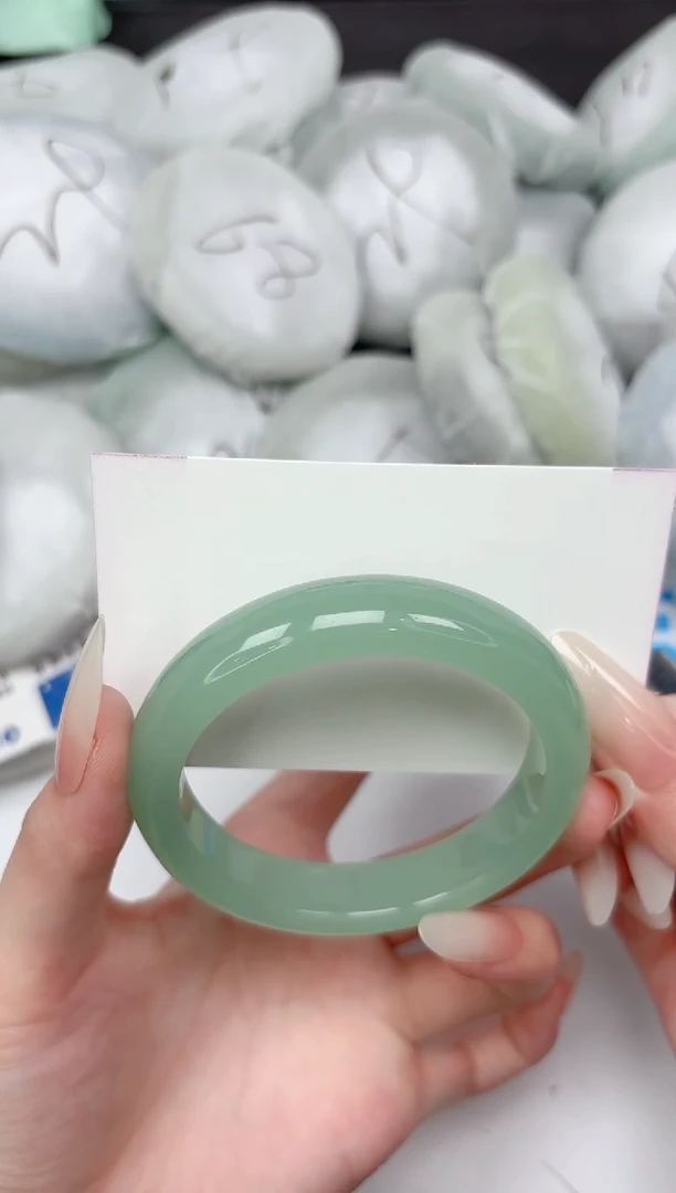 未镶嵌手镯石英质玉82-56.3