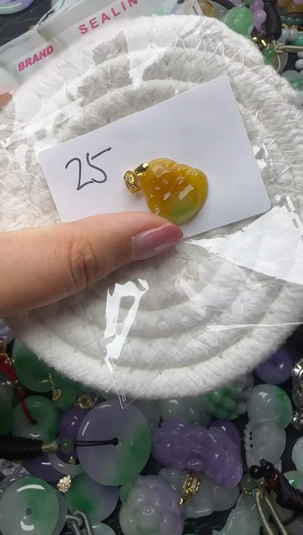 颈饰未镶嵌翡翠缅甸翡翠吊坠