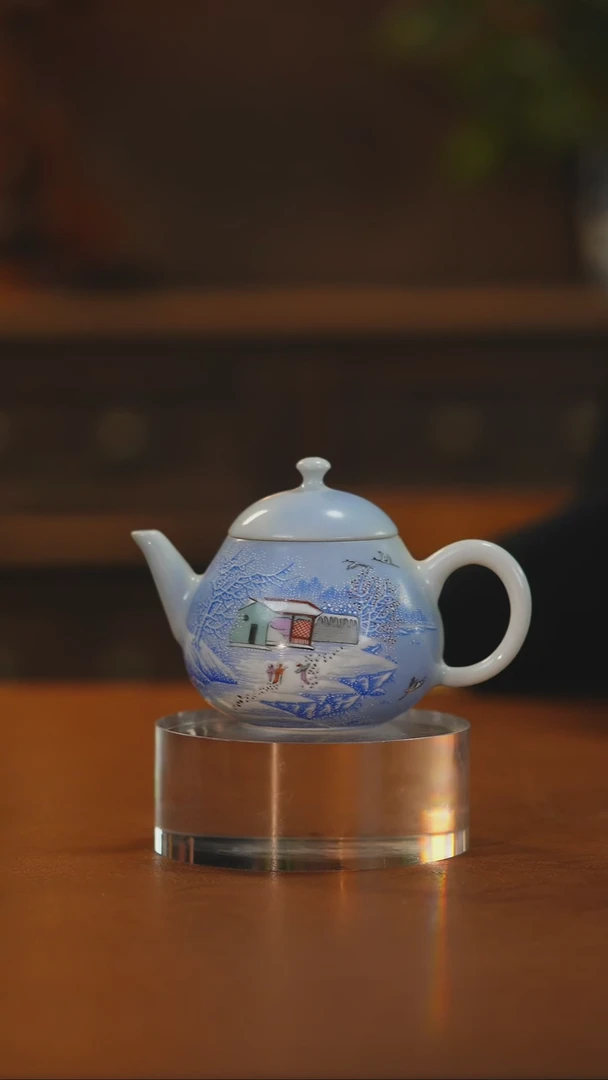 立勤堂雪景瓷壶