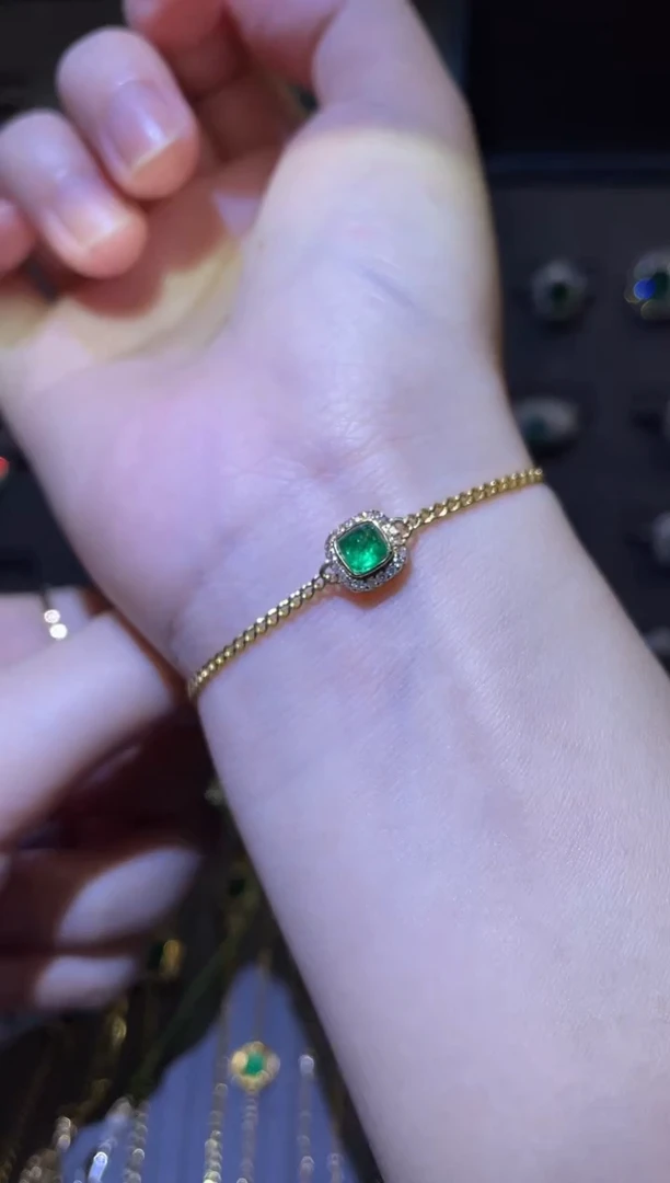 手链18K金镶嵌祖母绿0.74ct