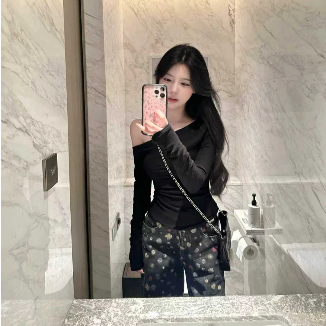 纯欲性感斜肩长袖T恤女早2025秋款显瘦打底露肩上衣配百搭花裤子