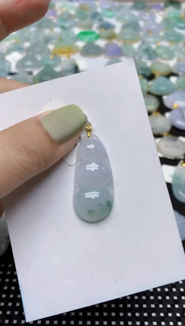 翡翠18K金镶嵌颈饰天然缅甸A货翡翠