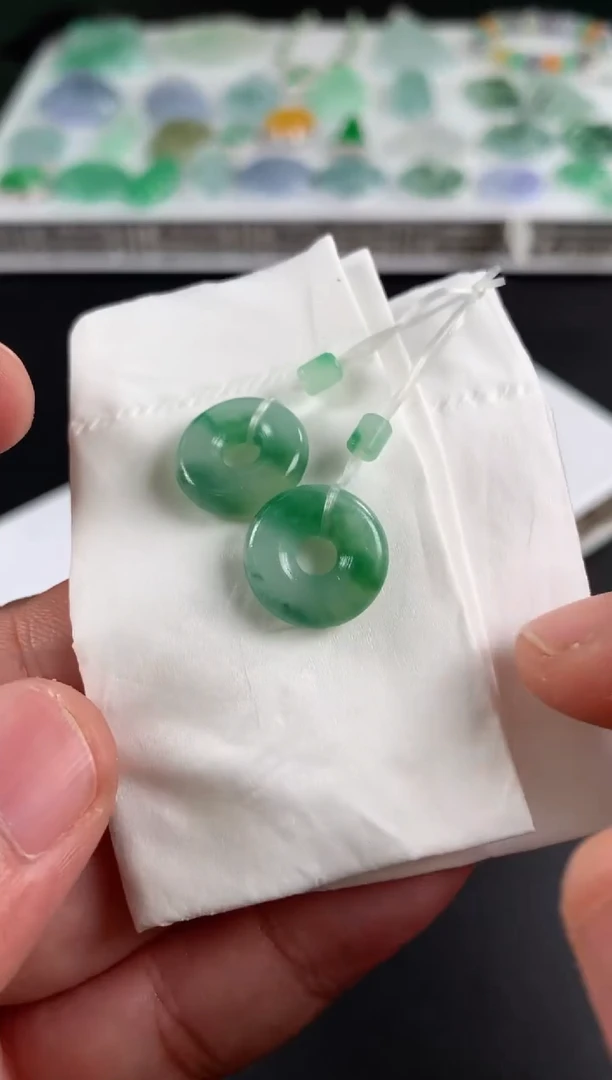 未镶嵌定制翡翠奔****达翡翠