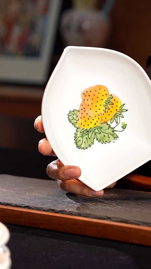 摆件景德镇釉下彩手绘设计师款陶瓷