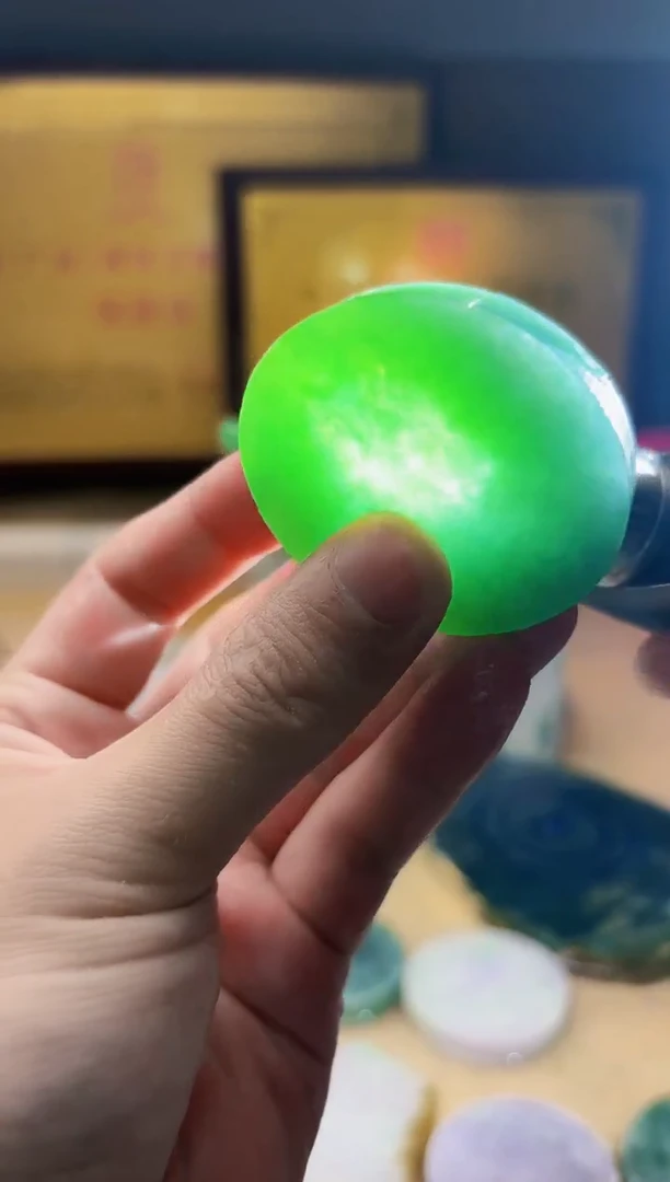 翡翠挂件未镶嵌A货张麦7497