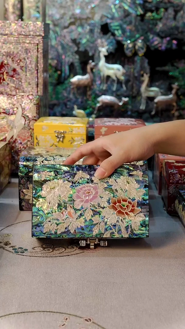 黑金鲍全满螺··弘贝雅螺钿漆器文化馆