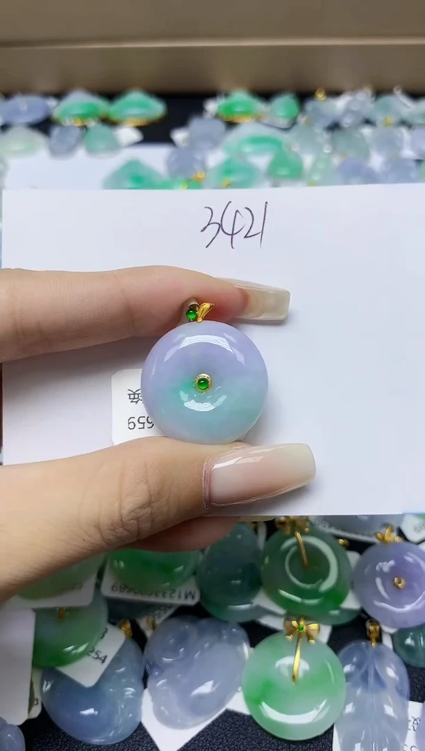 翡翠18K金镶嵌颈饰 天然缅甸翡翠A货