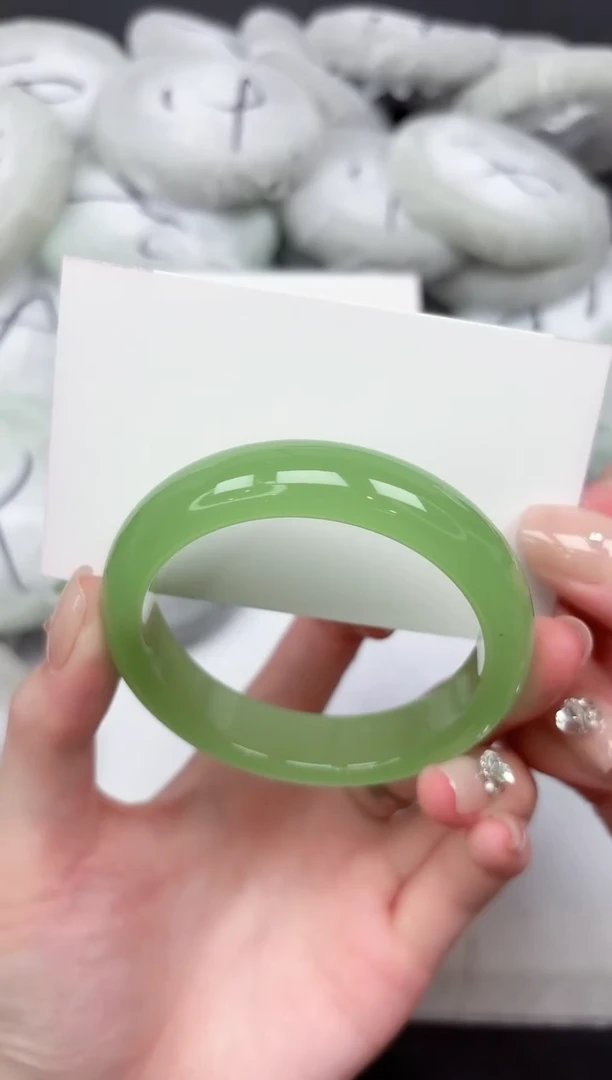 未镶嵌手镯石英质玉122-53.4