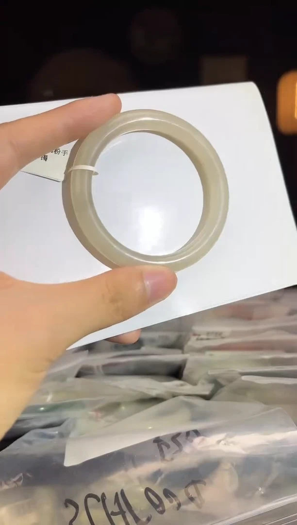 未镶嵌和田玉把件FF29- 藕粉手镯 圈口56