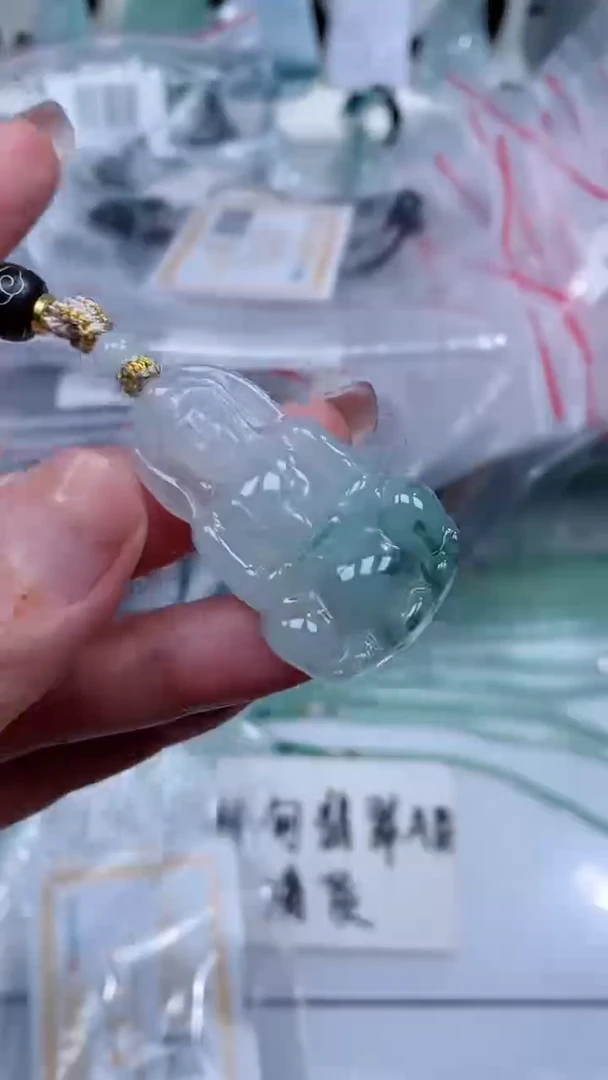 颈饰未镶嵌翡翠吊坠