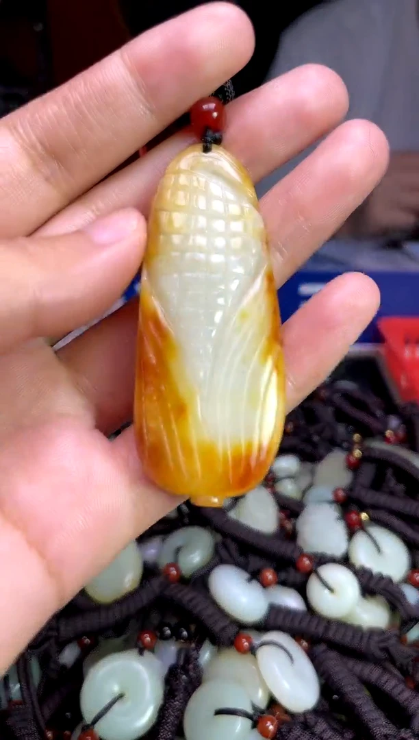 未镶嵌和田玉挂件1