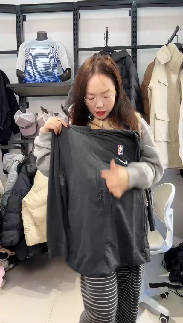 2689   编码  瑕疵直播间过款为准 尺码  ·  180XL