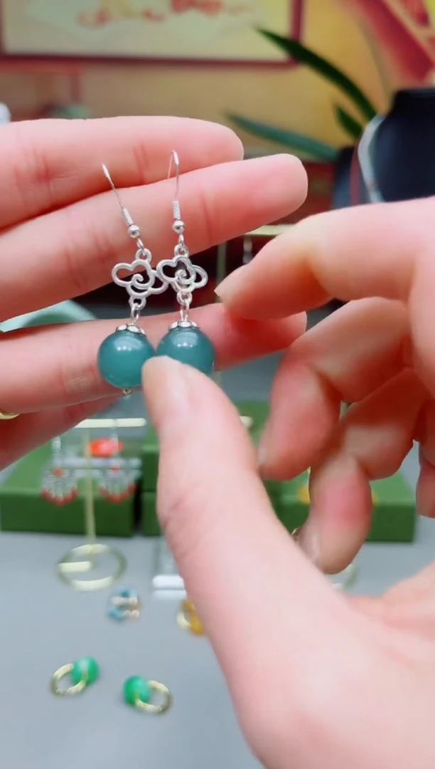 未镶嵌石英质玉（天山翠）耳饰431000