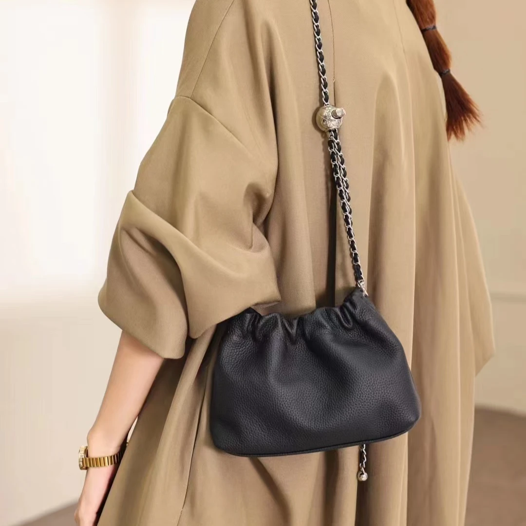 真皮褶皱饺子包百搭链条斜挎包女小众黑色轻便小包手机单肩云朵包