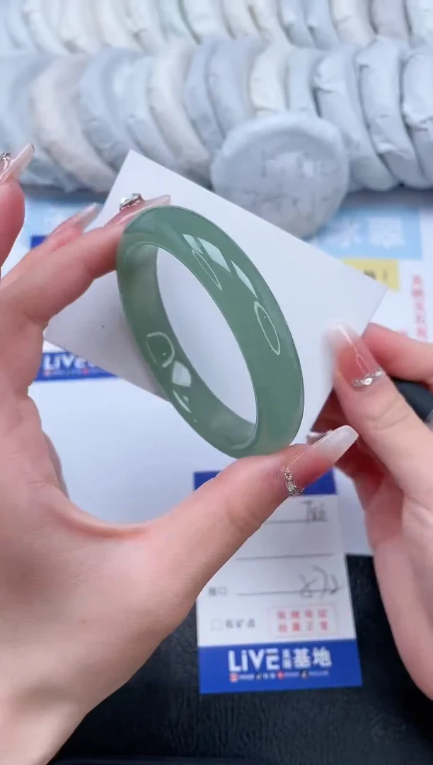 【闪购商品】石英质玉手镯未镶嵌T86-57.2