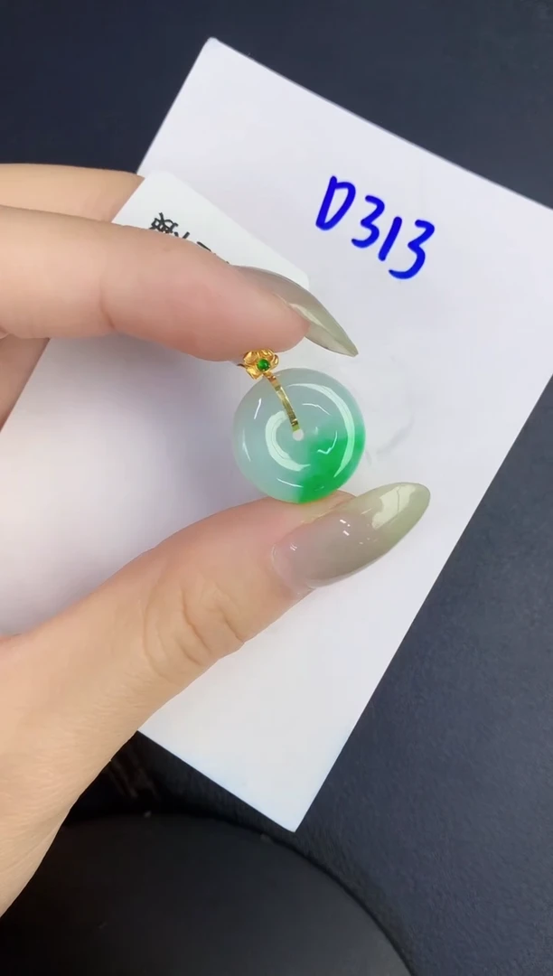 翡翠18K金镶嵌颈饰缅甸天然翡翠A货
