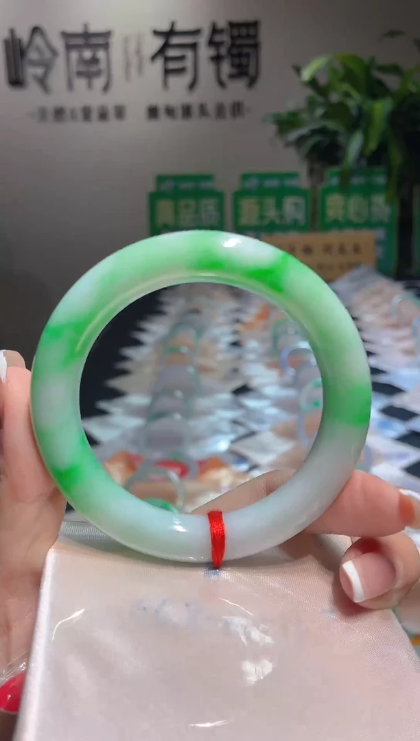未镶嵌手镯翡翠A?