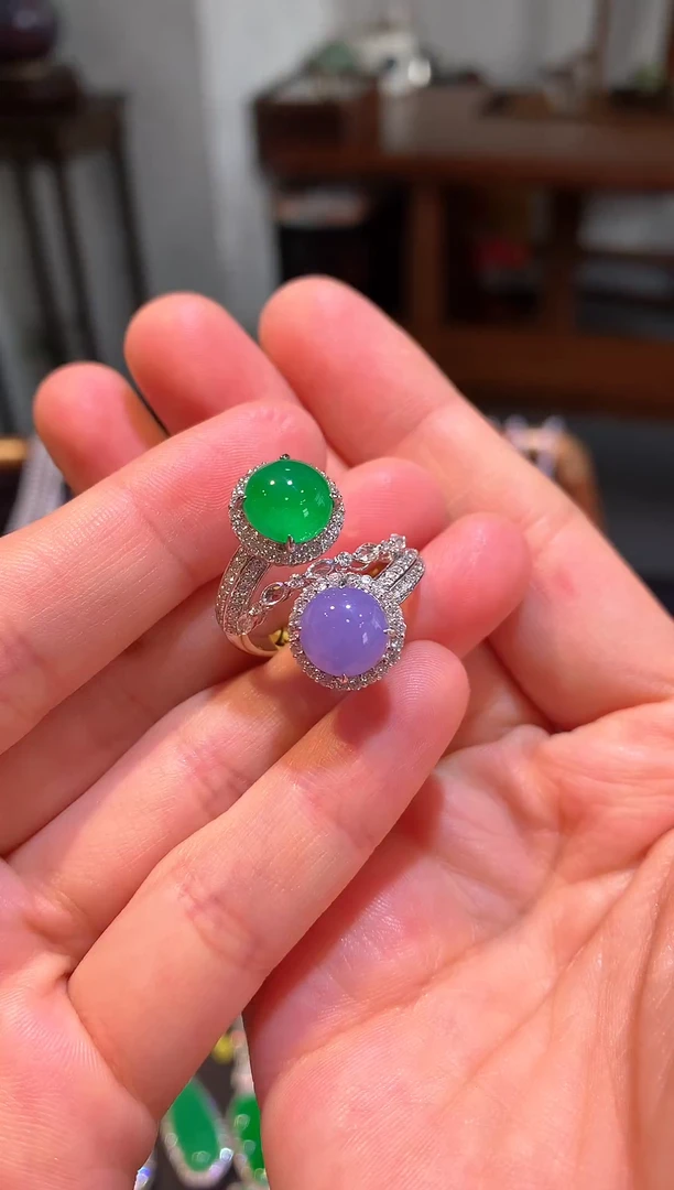 18K金镶嵌戒指翡翠紫加绿蛋面戒指