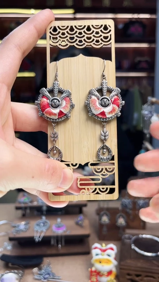 【闪购商品】织绣1707黔东南苗族刺绣