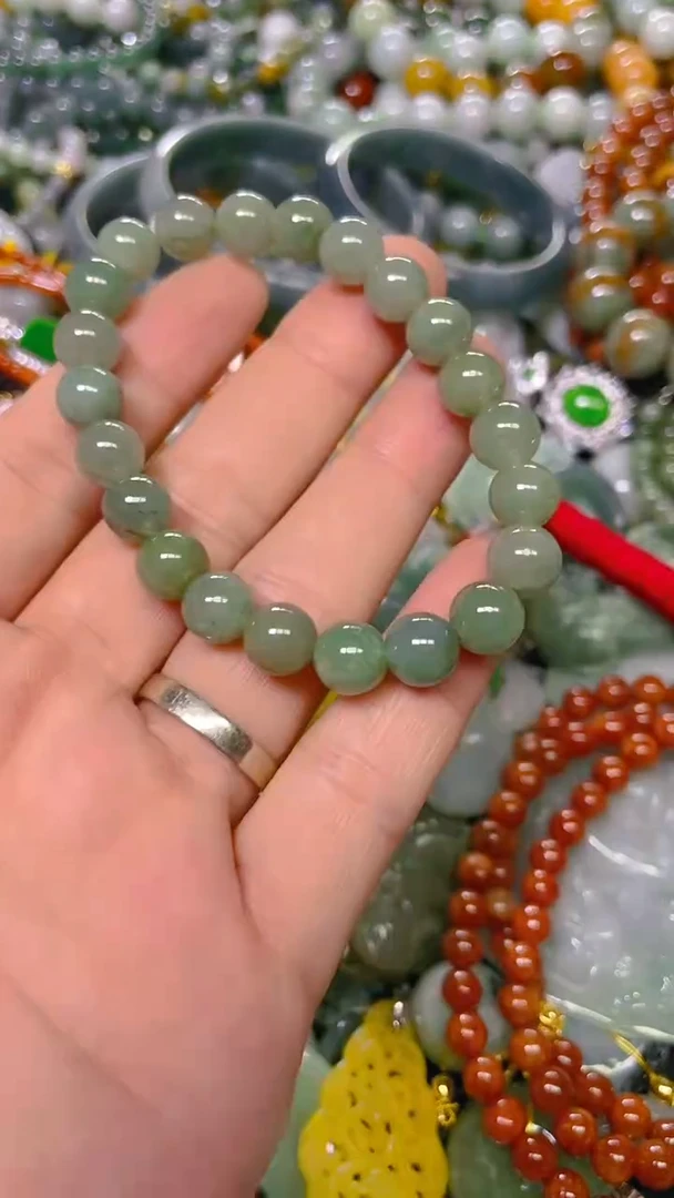 颈饰未镶嵌翡翠8mm/ C /翡翠A货，一件也是批发价
