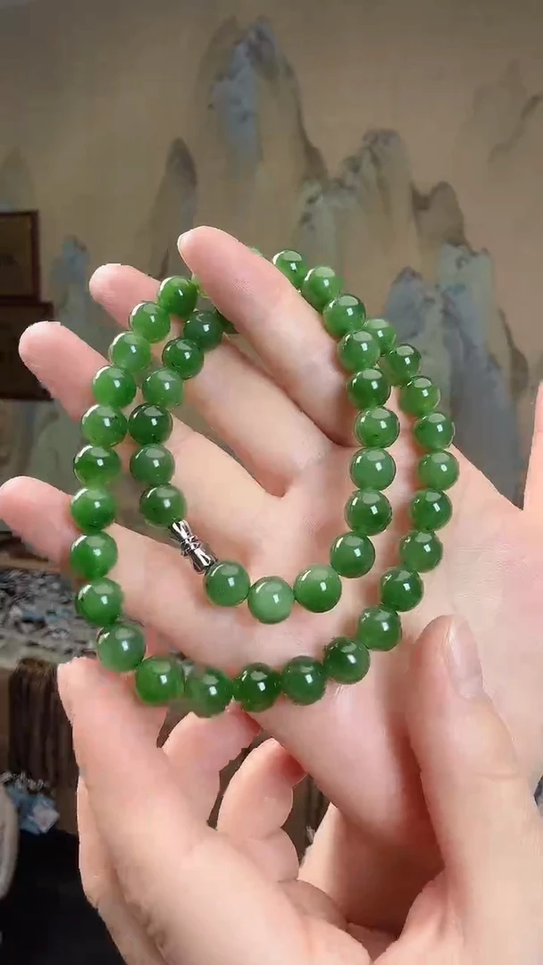 颈饰未镶嵌和田玉.