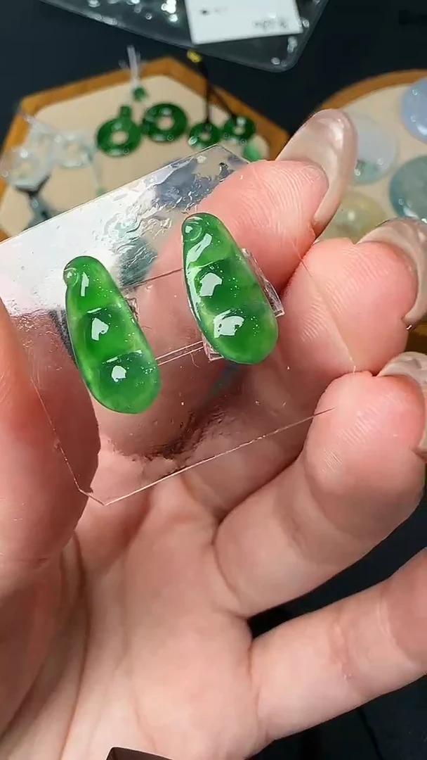 定制翡翠未镶嵌毛货2（一对）