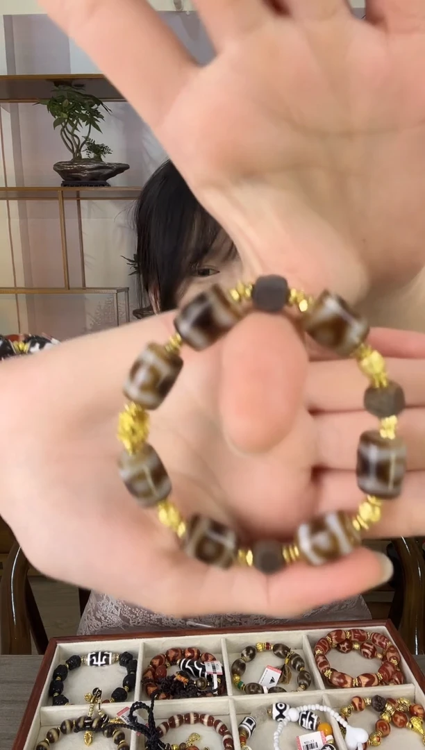 玛瑙/玉髓（覆膜）颈饰未镶嵌传世珠宝