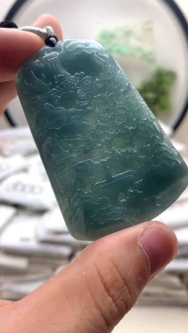 颈饰未镶嵌翡翠山水牌