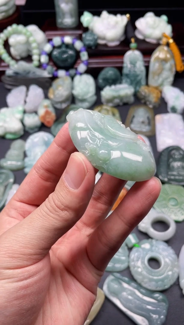颈饰未镶嵌翡翠41  天然翡翠a货  福瓜