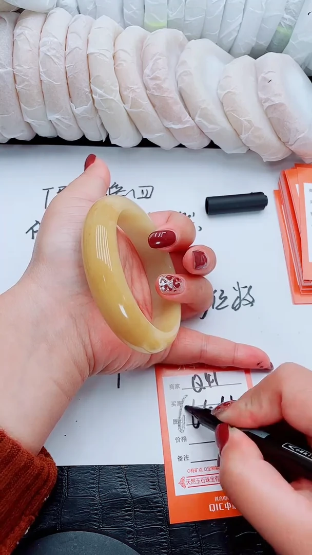 【闪购商品】石英质玉手镯未镶嵌Q41-63-64