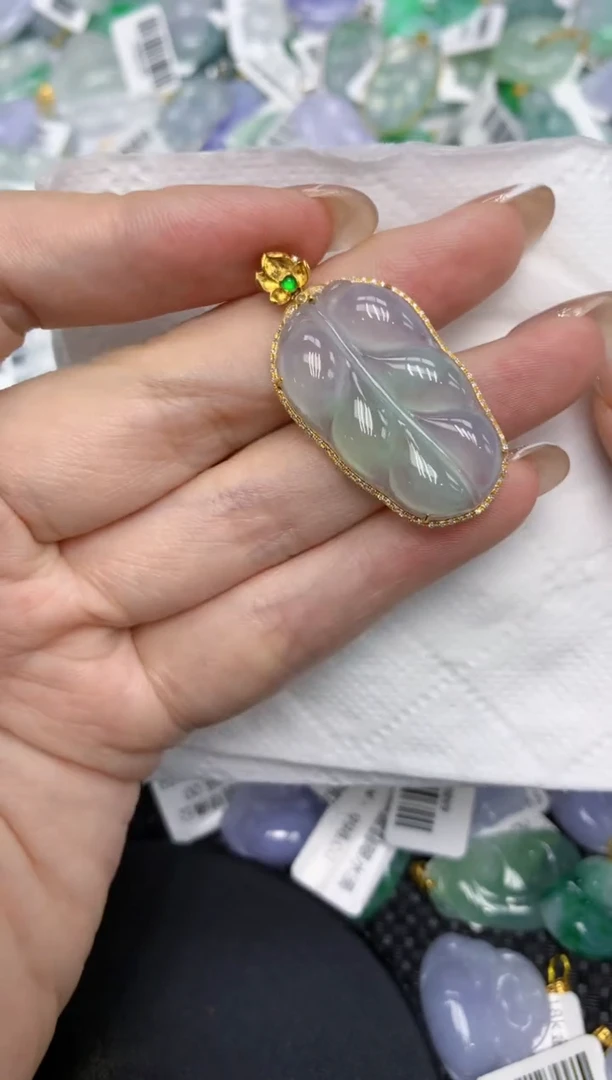 颈饰18K金镶嵌翡翠1111111